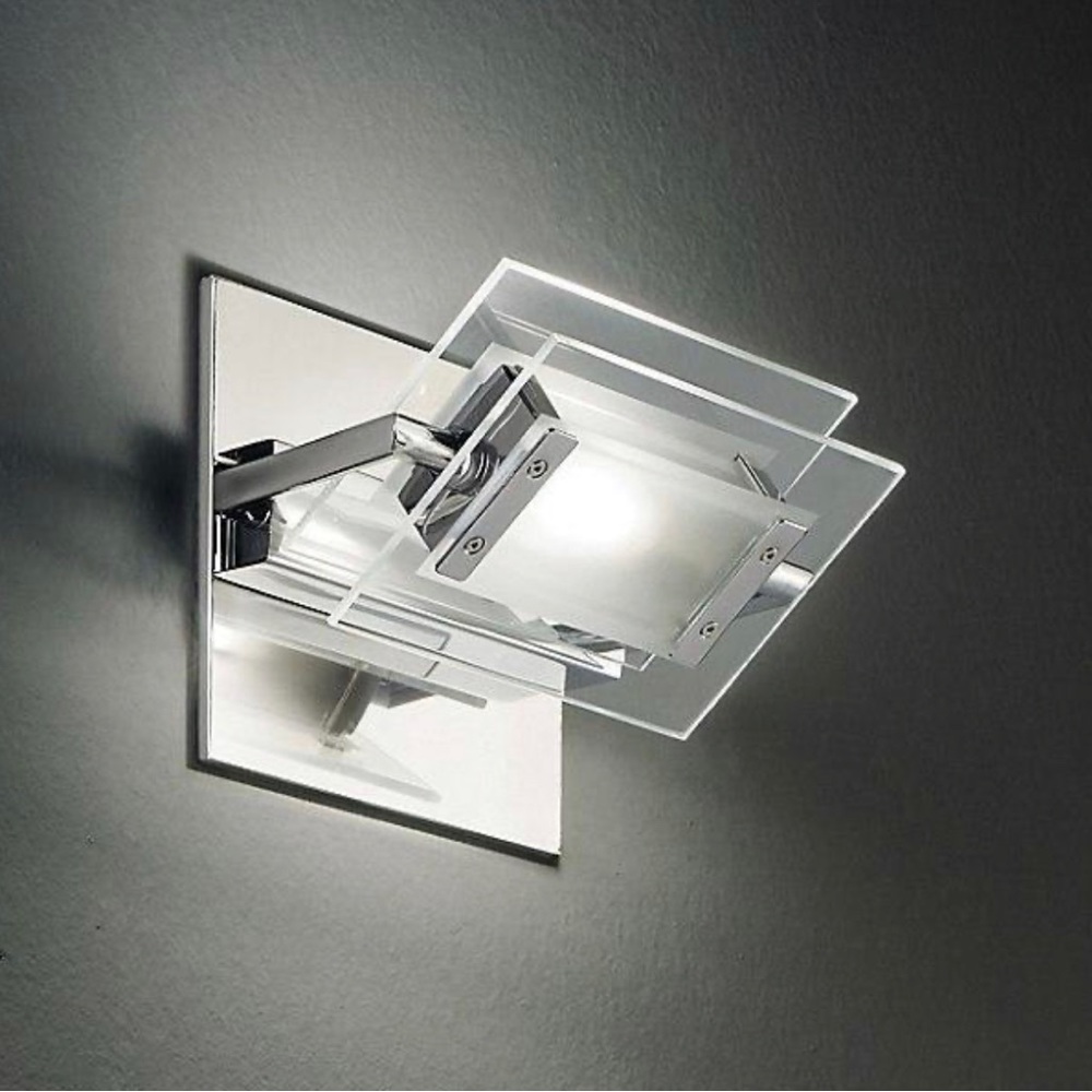 The Trecentosessantagradi Wall/Ceiling Light from Leucos.